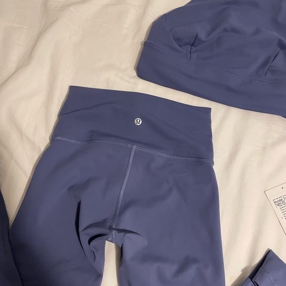 Lululemon Wunder Train Water Drop Matching Set Size 4 EUC - Picture 3 of 6
